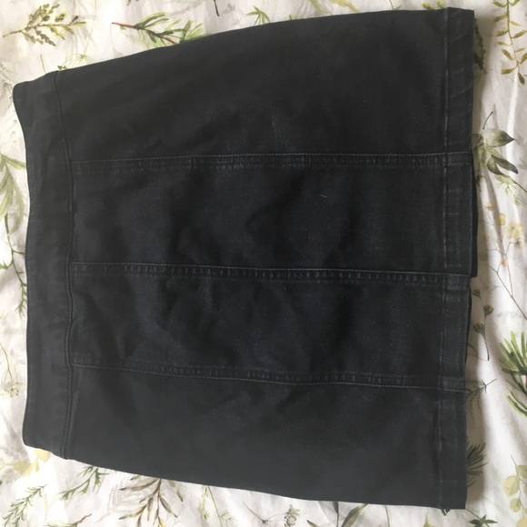 Cute little skirts with flowers - Picture 2 of 2